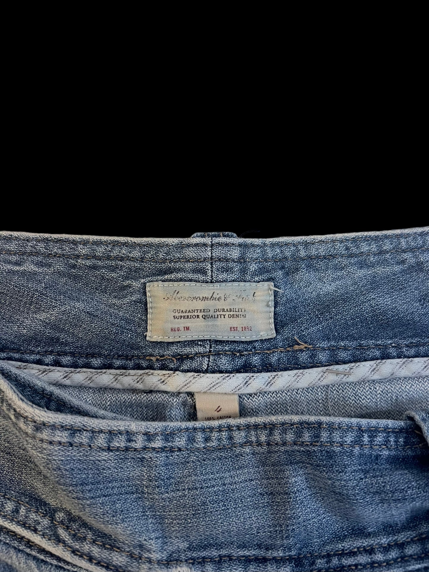Low-rise jeans