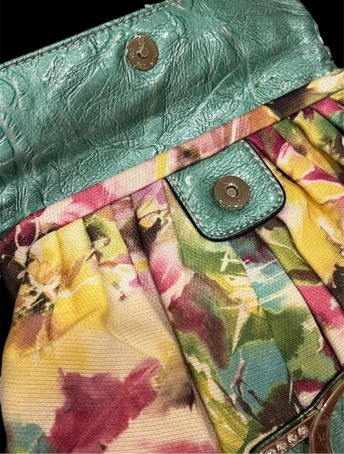 GUESS Multicolor Floral Shoulder Bag